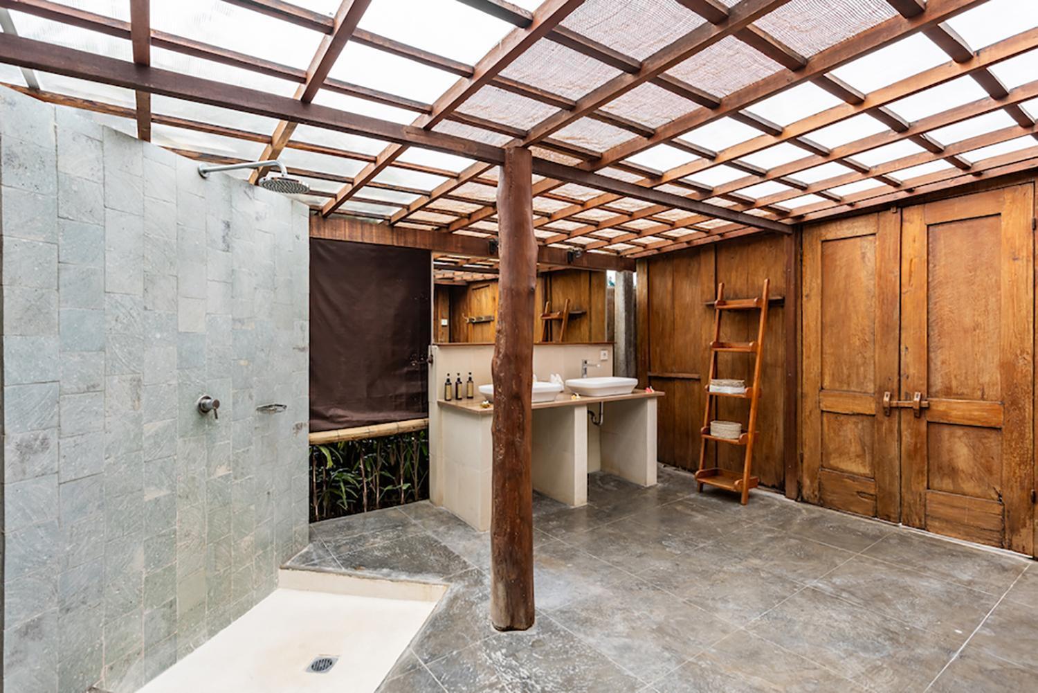 Villa Lina By Optimum Bali Villas Чангу Экстерьер фото